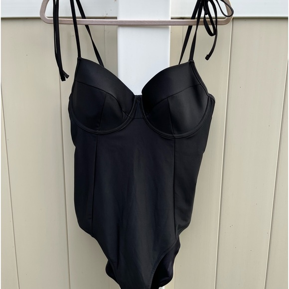 NWT XXL Old Navy One Piece Swimsuit Bra Support Black Double Lined Plus Size - Picture 1 of 13